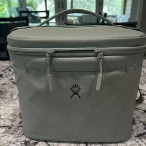 Hydro Flask Gray lunch Bag